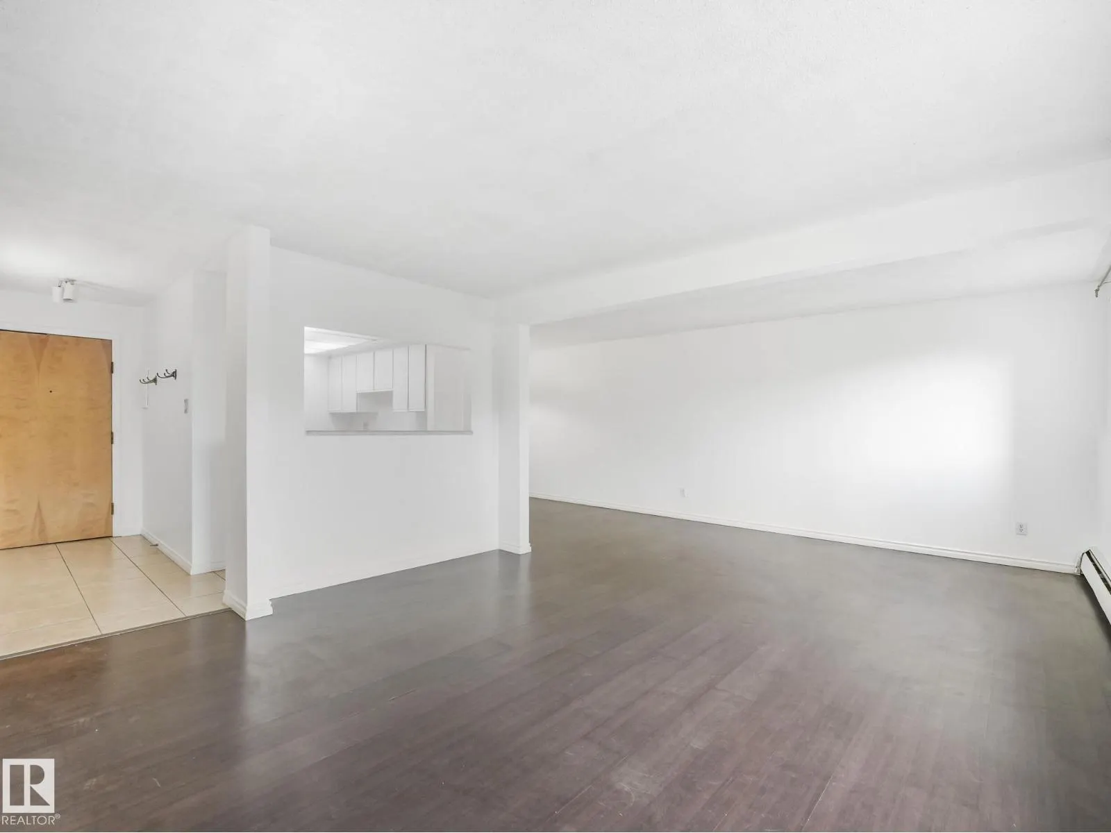 #125 4404 122 ST NW