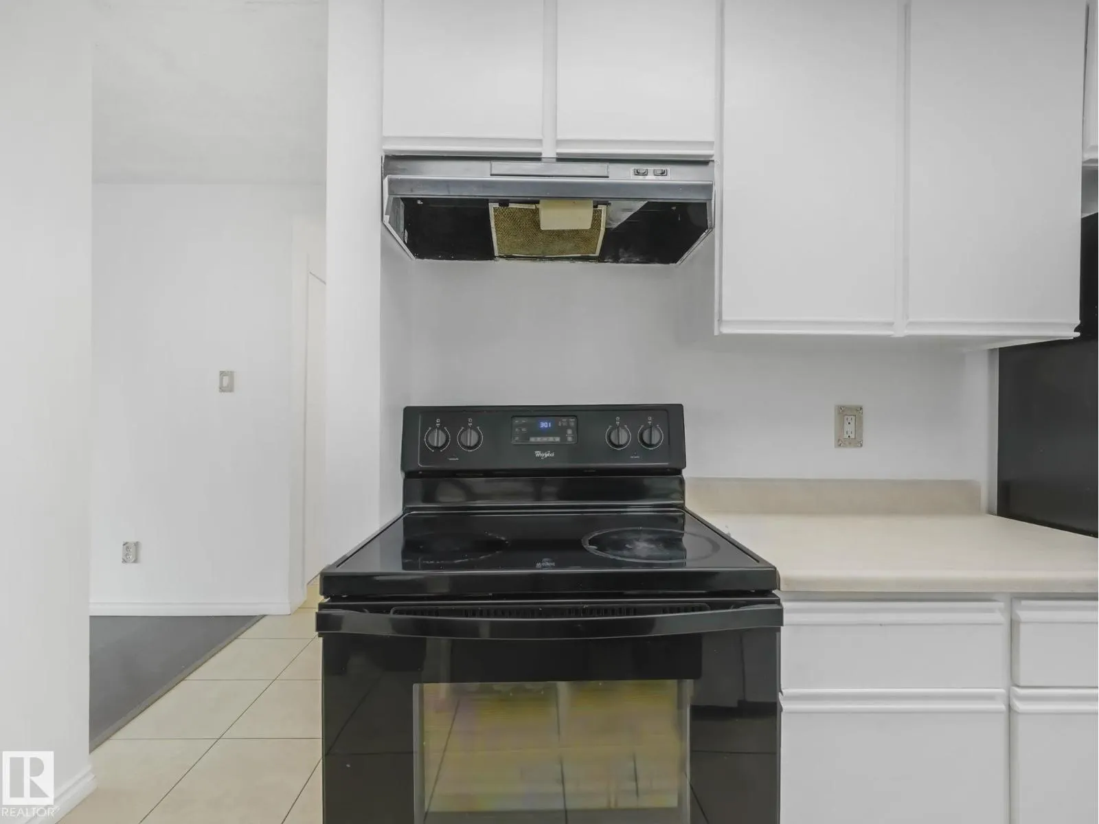 #125 4404 122 ST NW