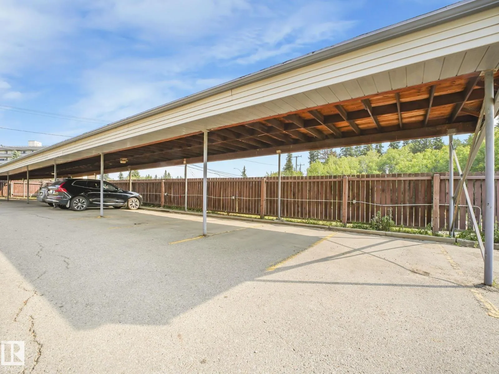 #125 4404 122 ST NW