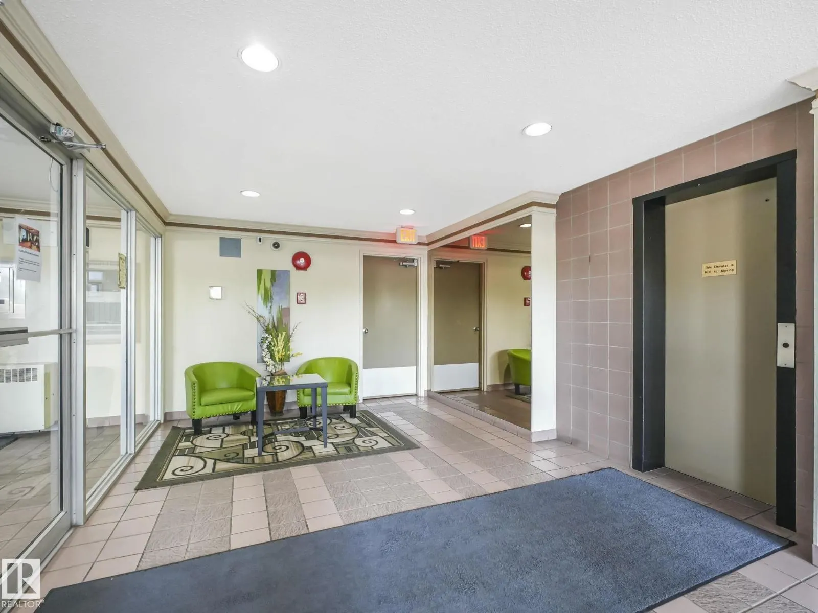 #125 4404 122 ST NW