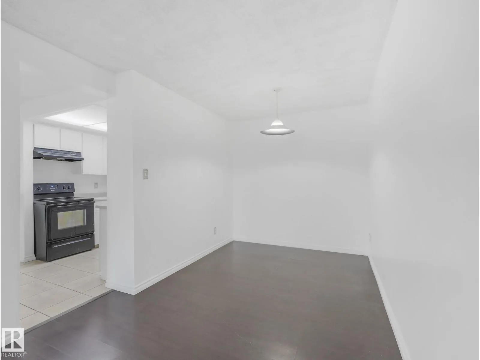 #125 4404 122 ST NW