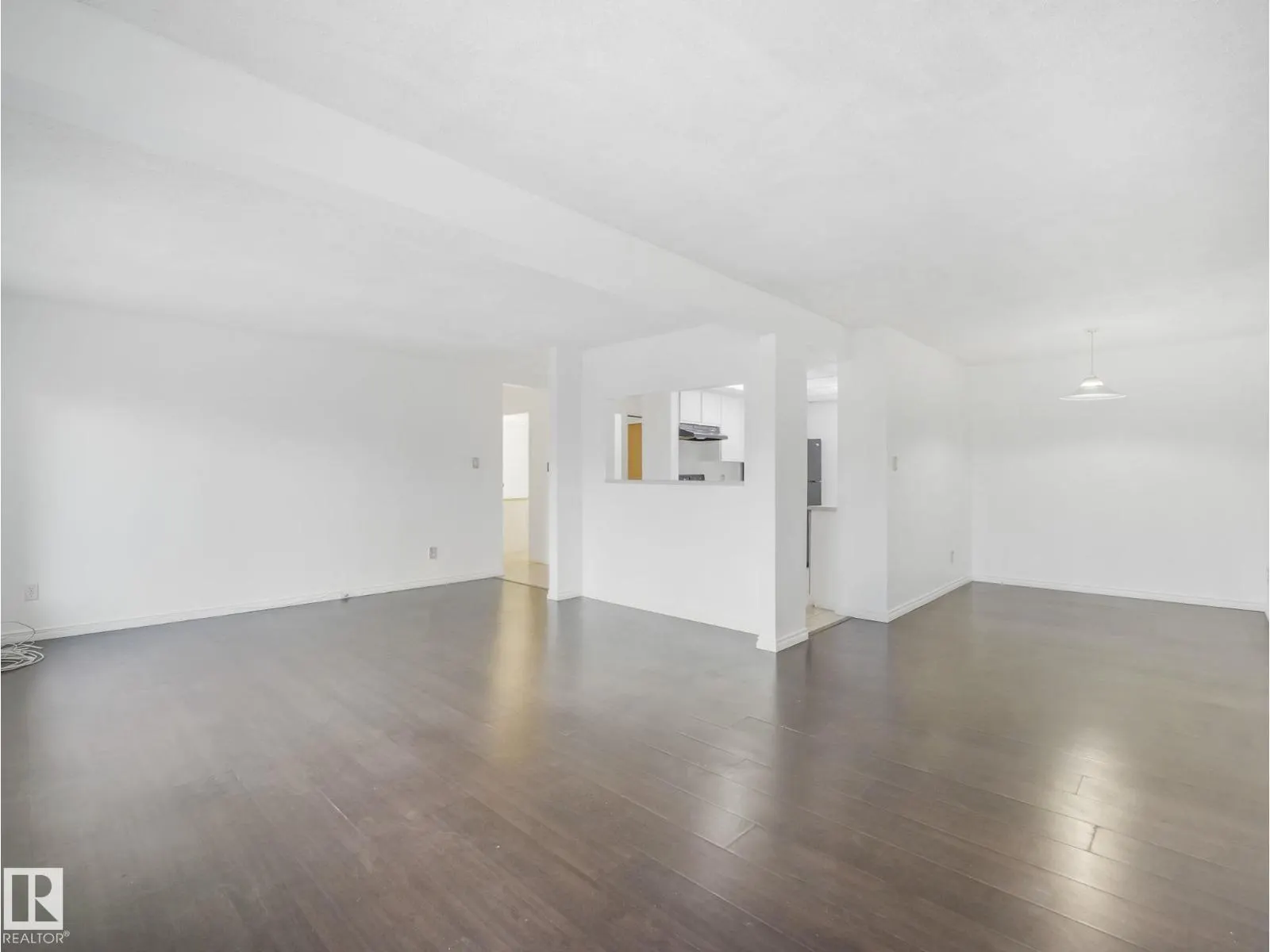 #125 4404 122 ST NW