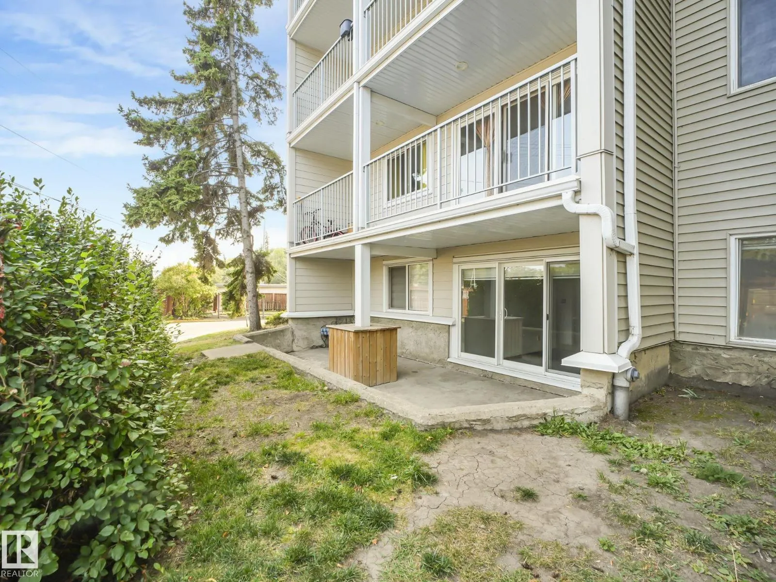 #125 4404 122 ST NW