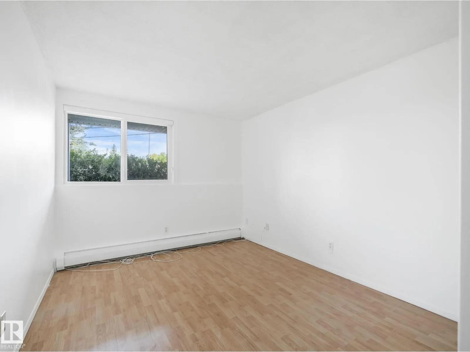 #125 4404 122 ST NW