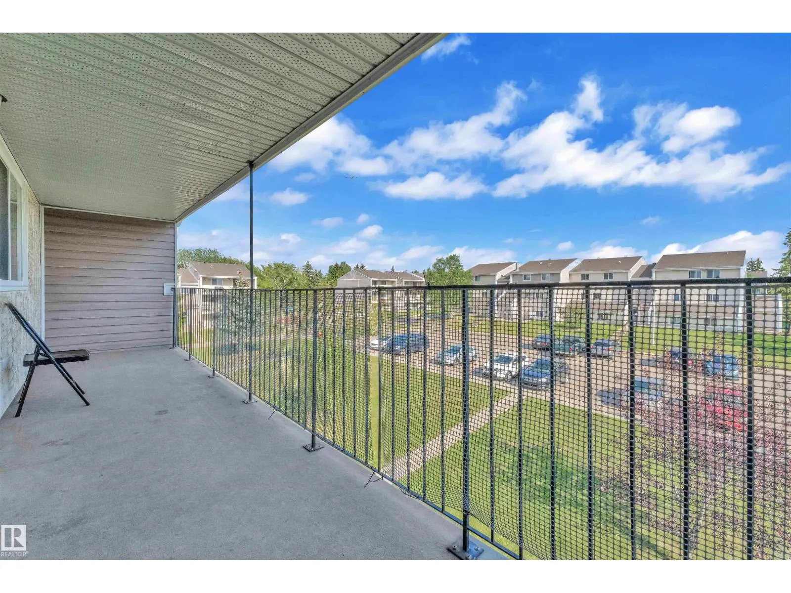 #5 3855 76 ST NW