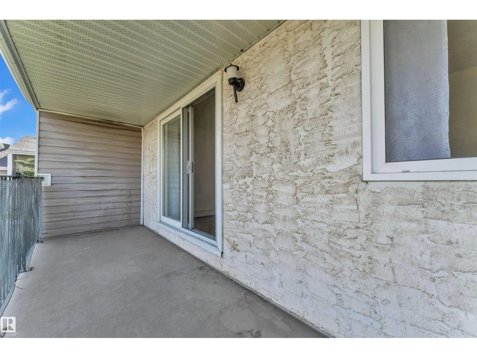 #5 3855 76 ST NW