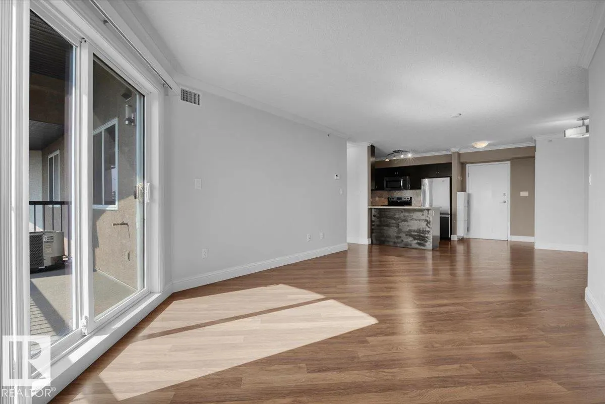 #404 14604 125 ST NW