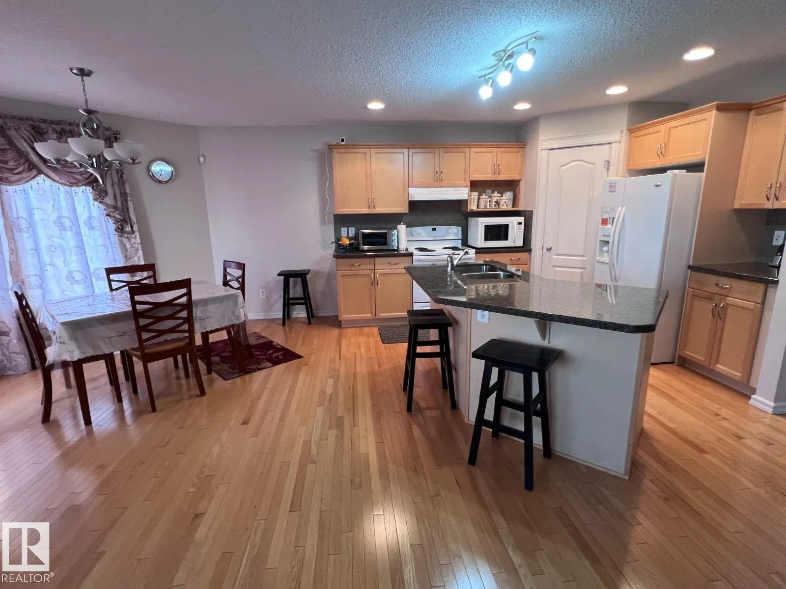 20707 56 AV NW