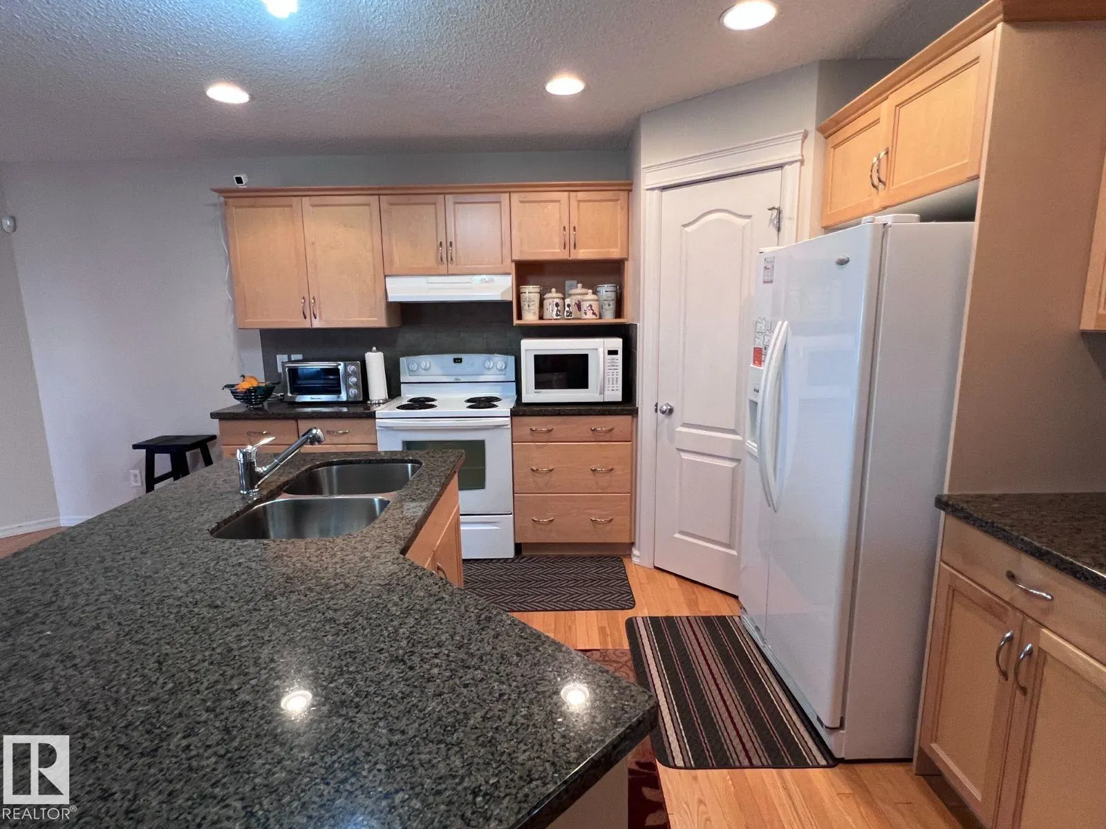 20707 56 AV NW