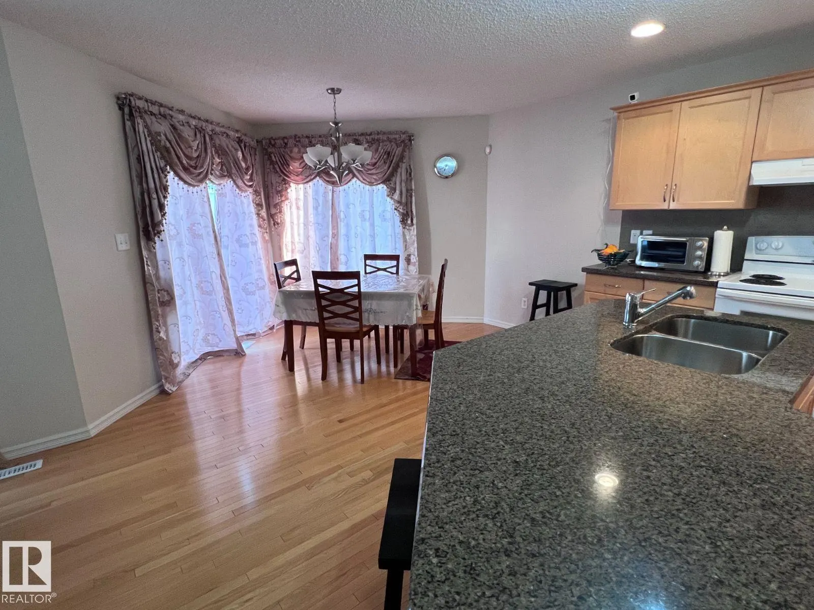20707 56 AV NW
