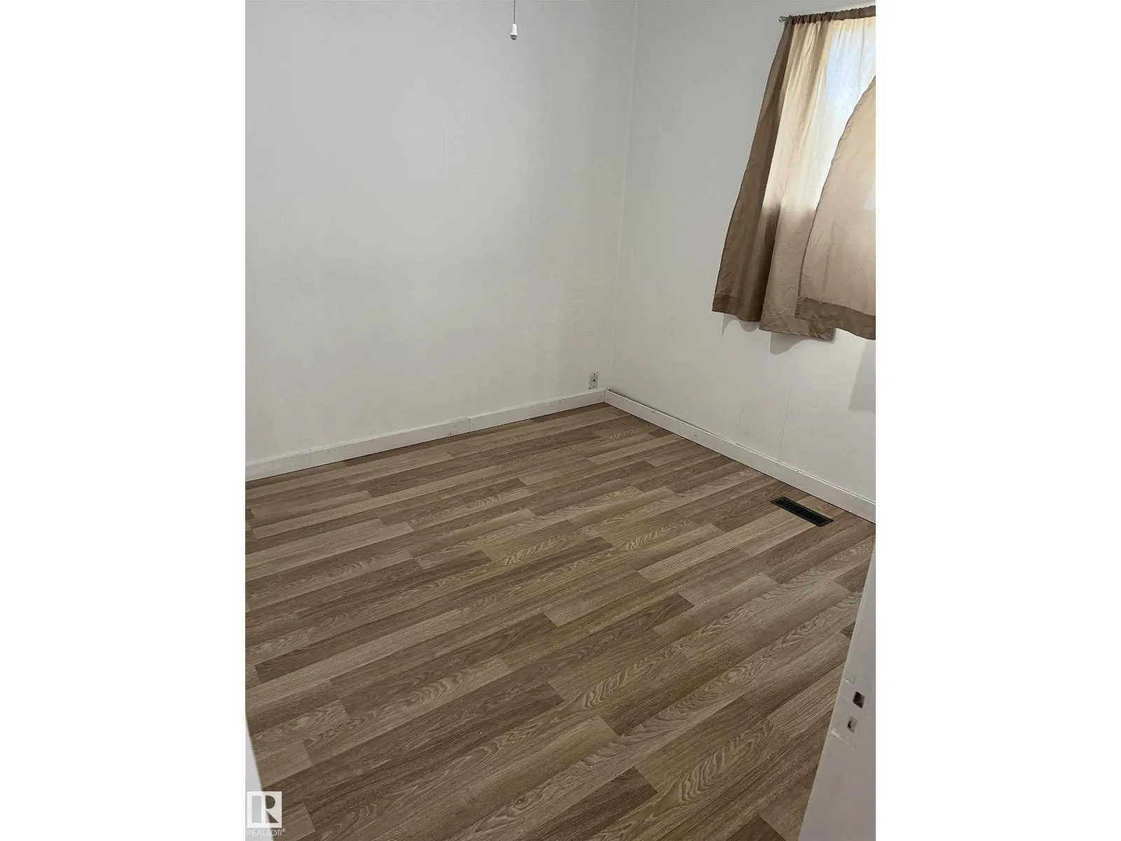 4928 55 AV