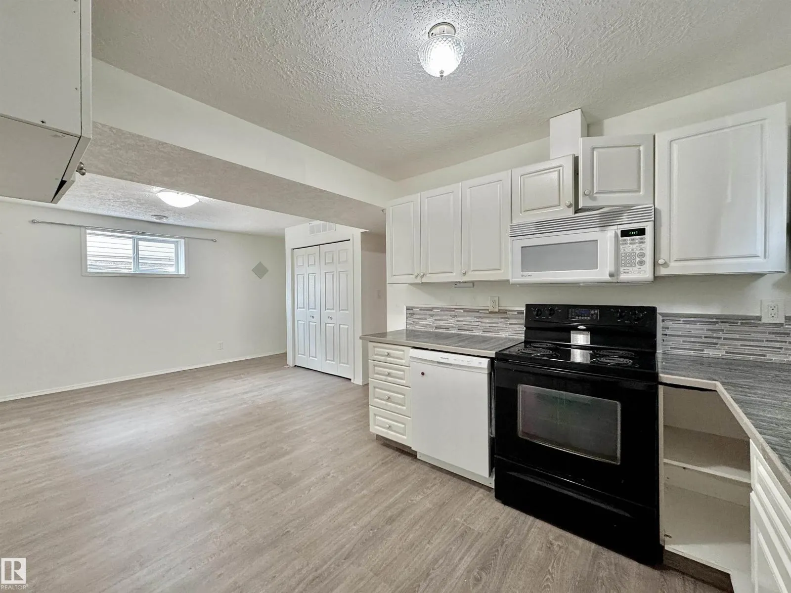 70 HEATHERGLEN CR