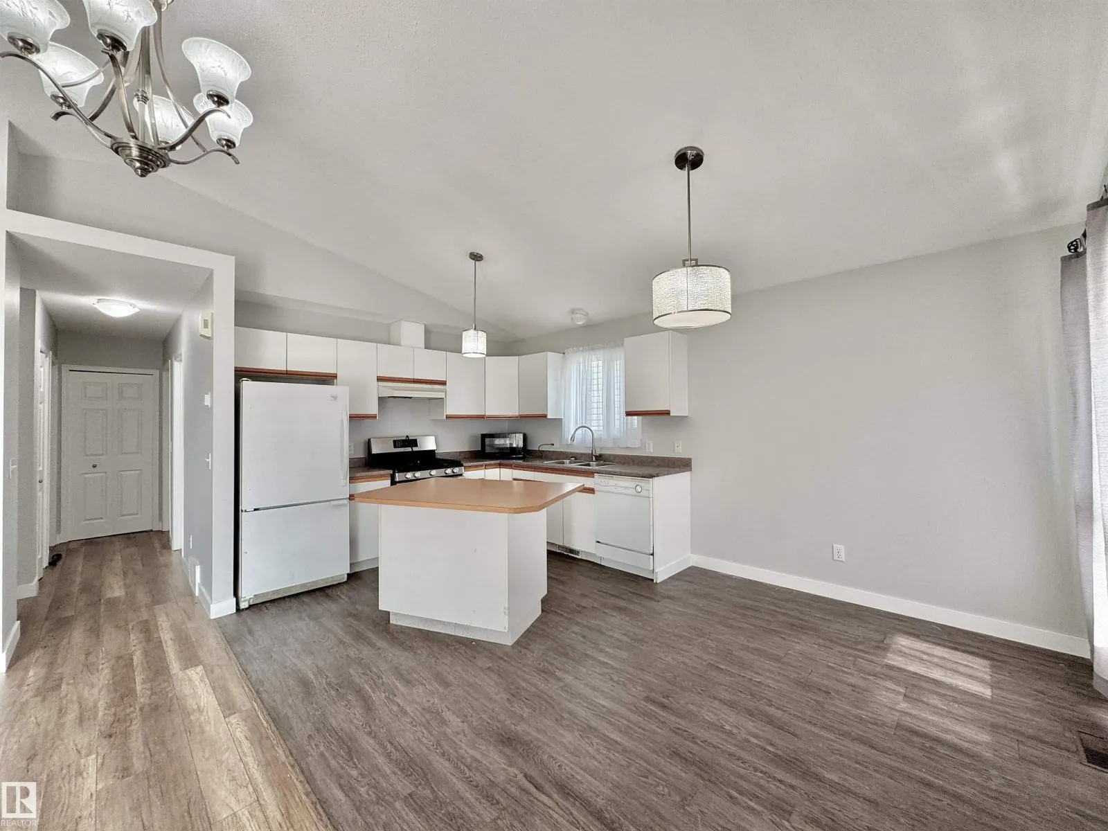 70 HEATHERGLEN CR