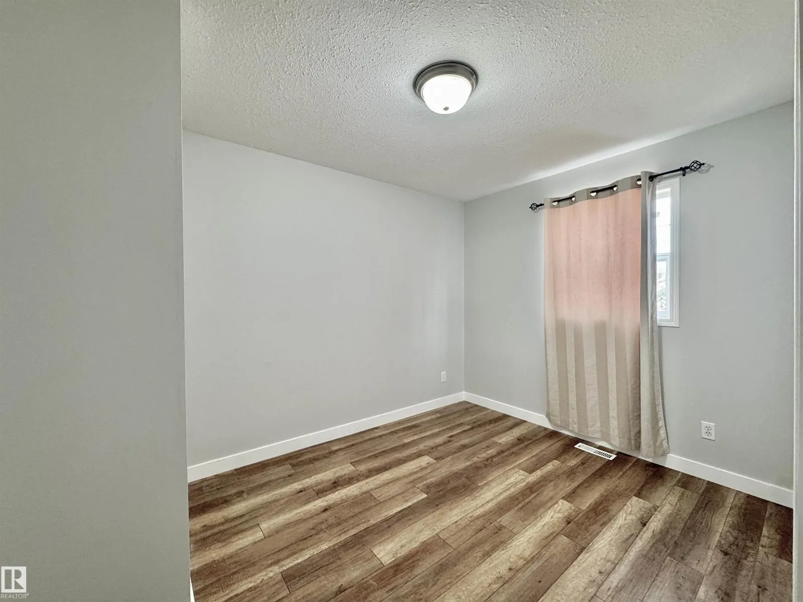 70 HEATHERGLEN CR