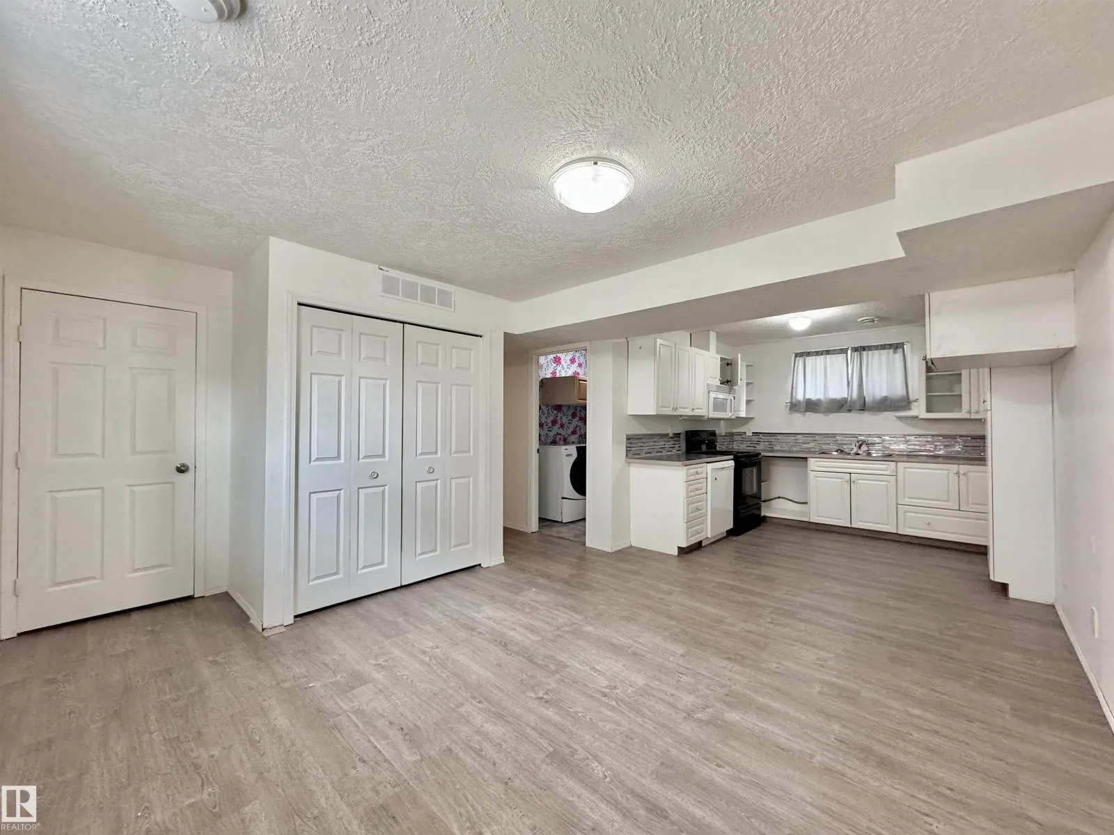70 HEATHERGLEN CR
