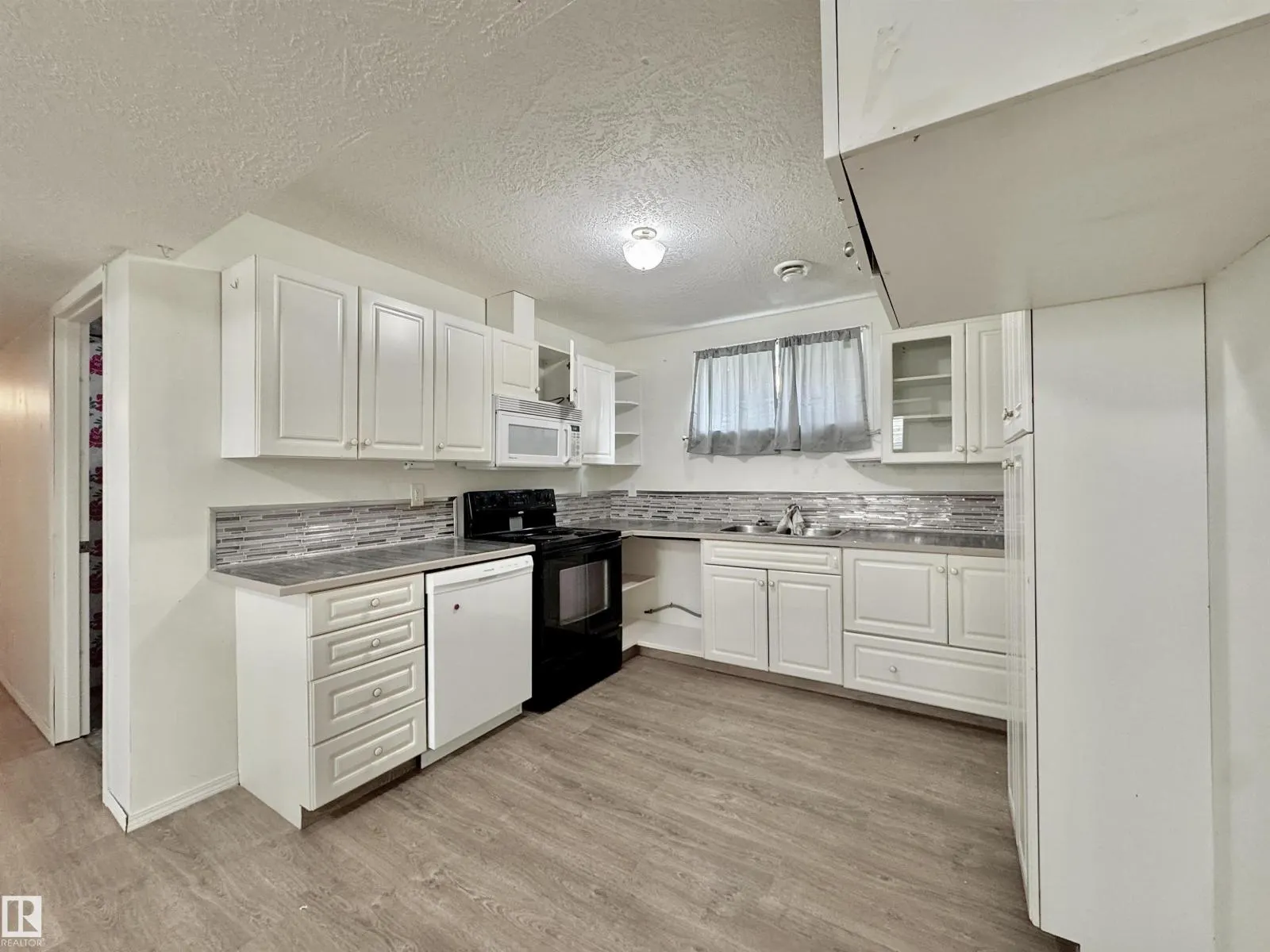 70 HEATHERGLEN CR