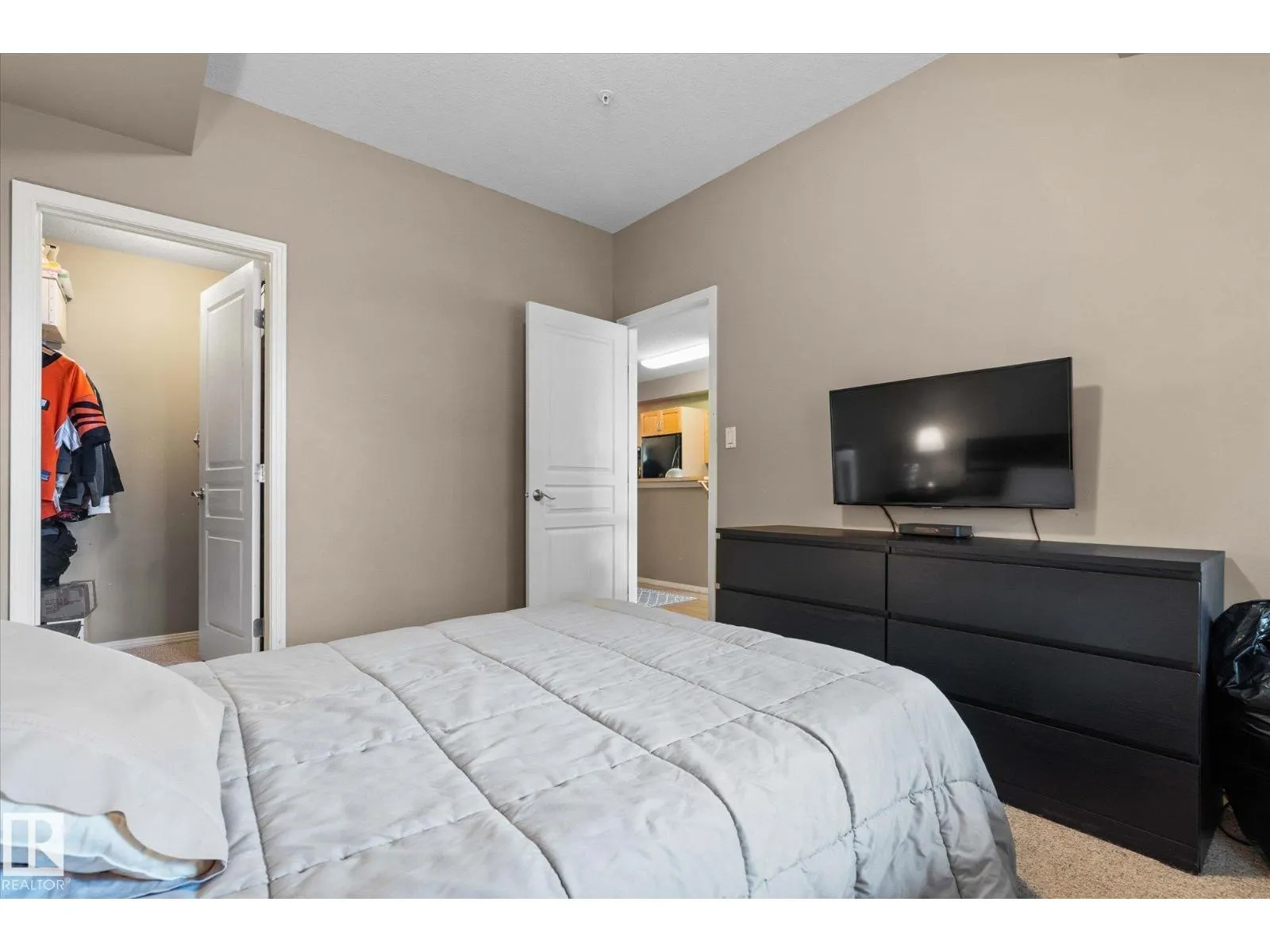 #107 11933 106 AV NW