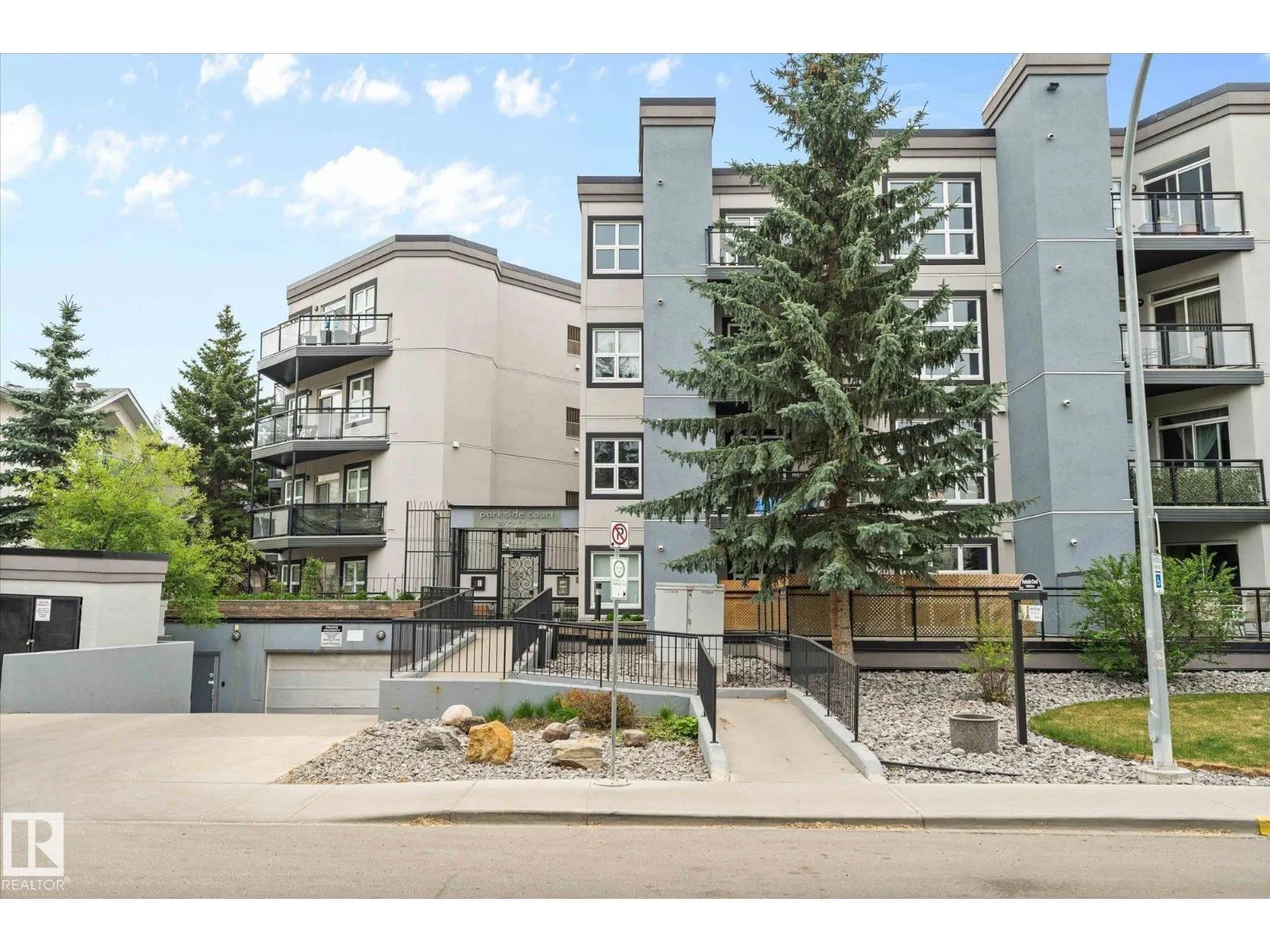 #107 11933 106 AV NW