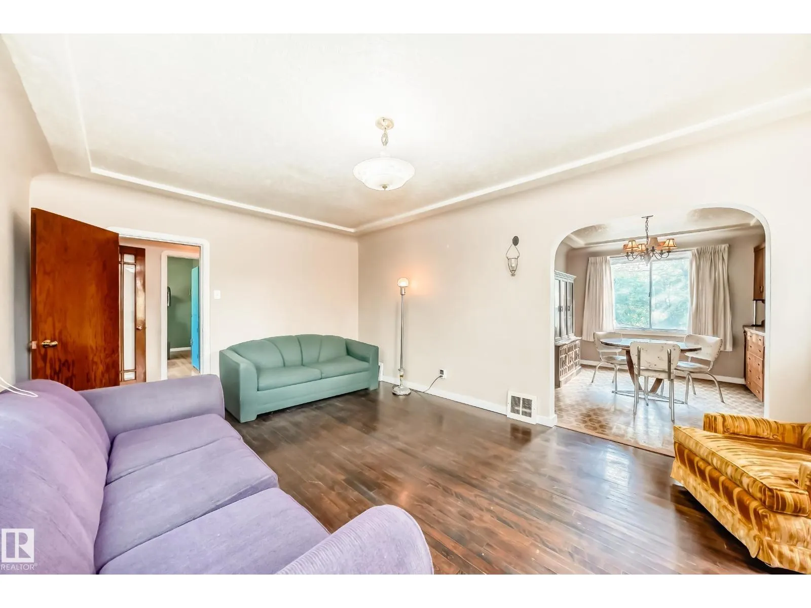 11233 95 ST NW