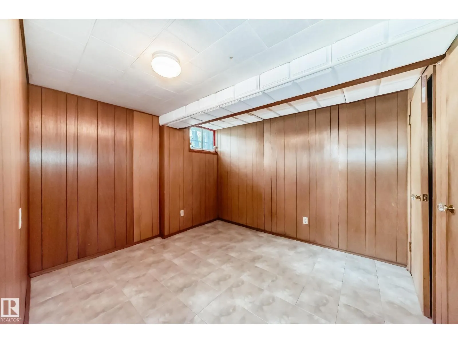11233 95 ST NW