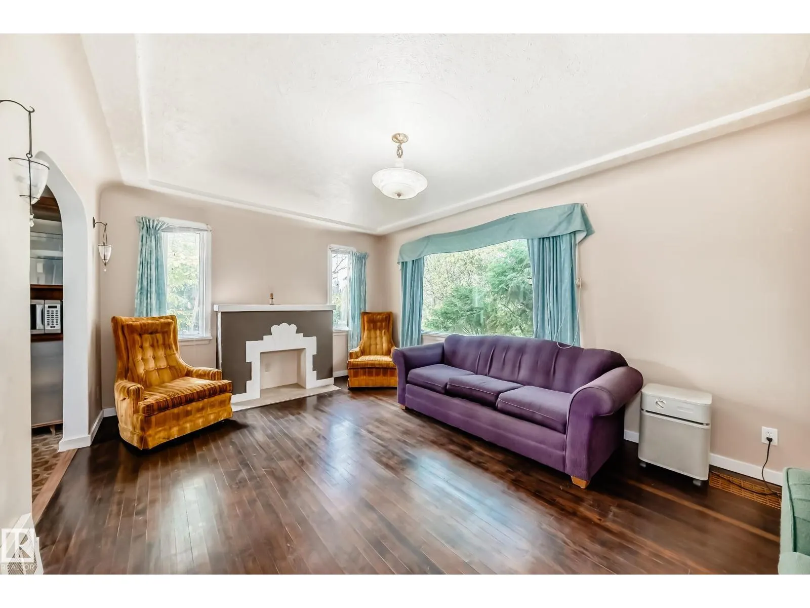 11233 95 ST NW