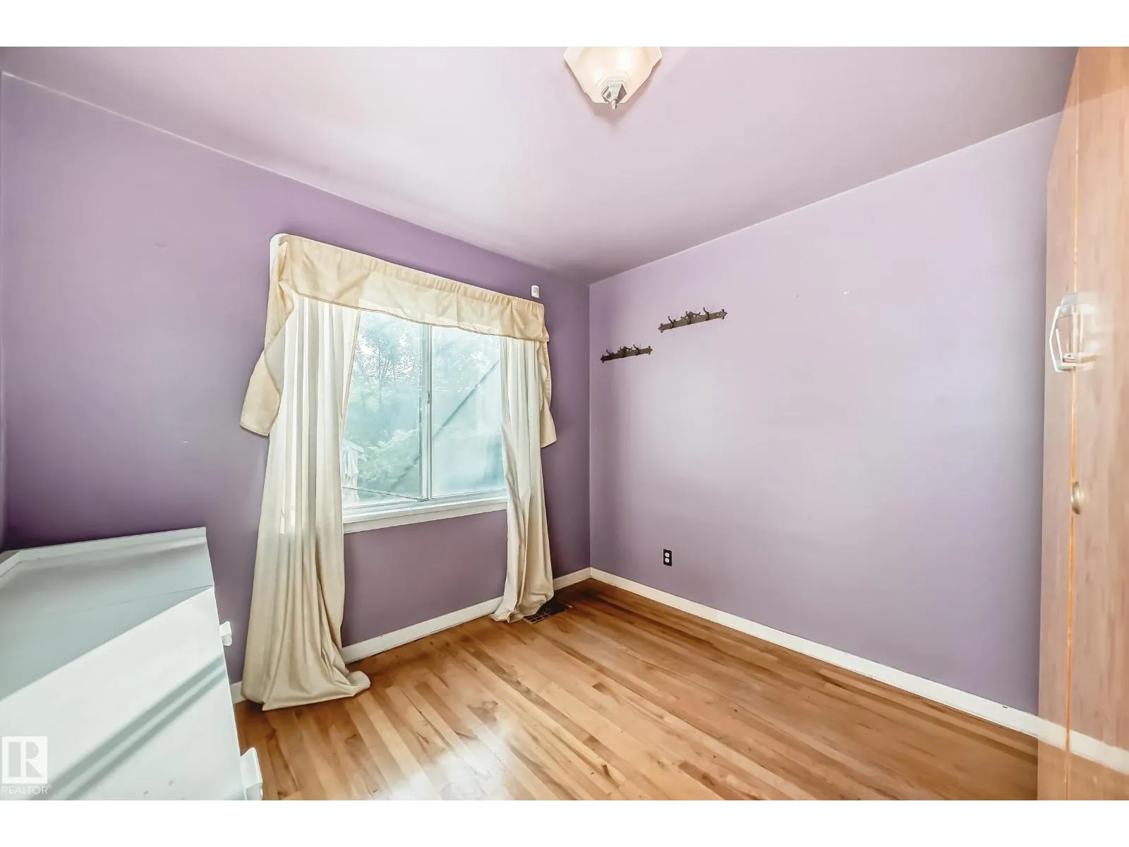 11233 95 ST NW