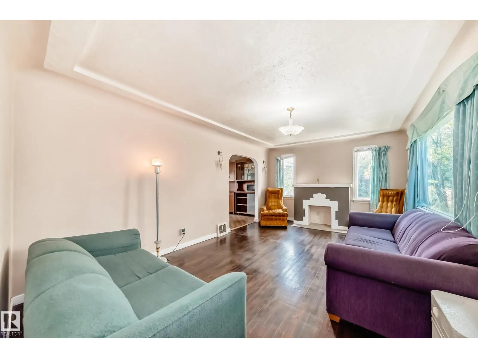 11233 95 ST NW