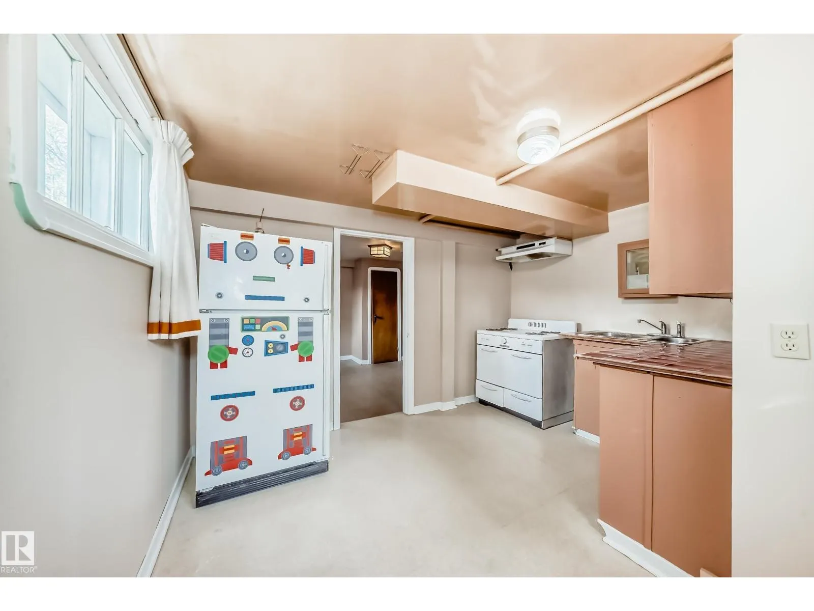 11233 95 ST NW