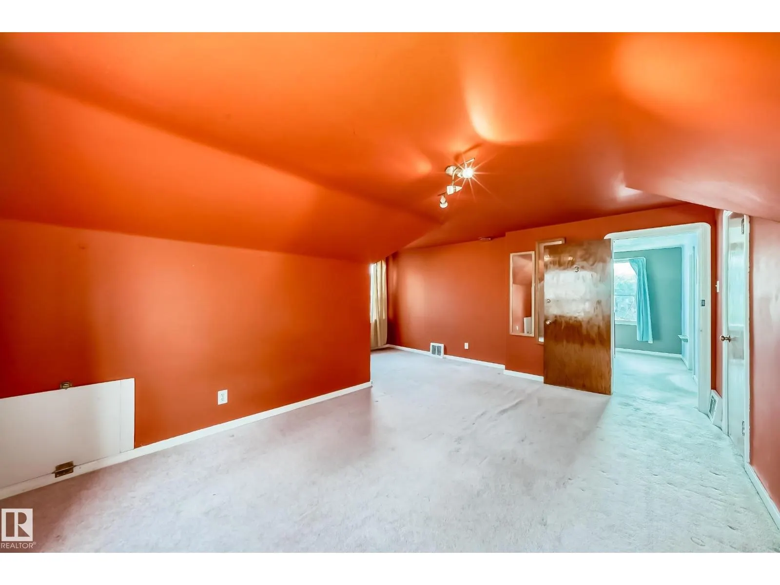 11233 95 ST NW