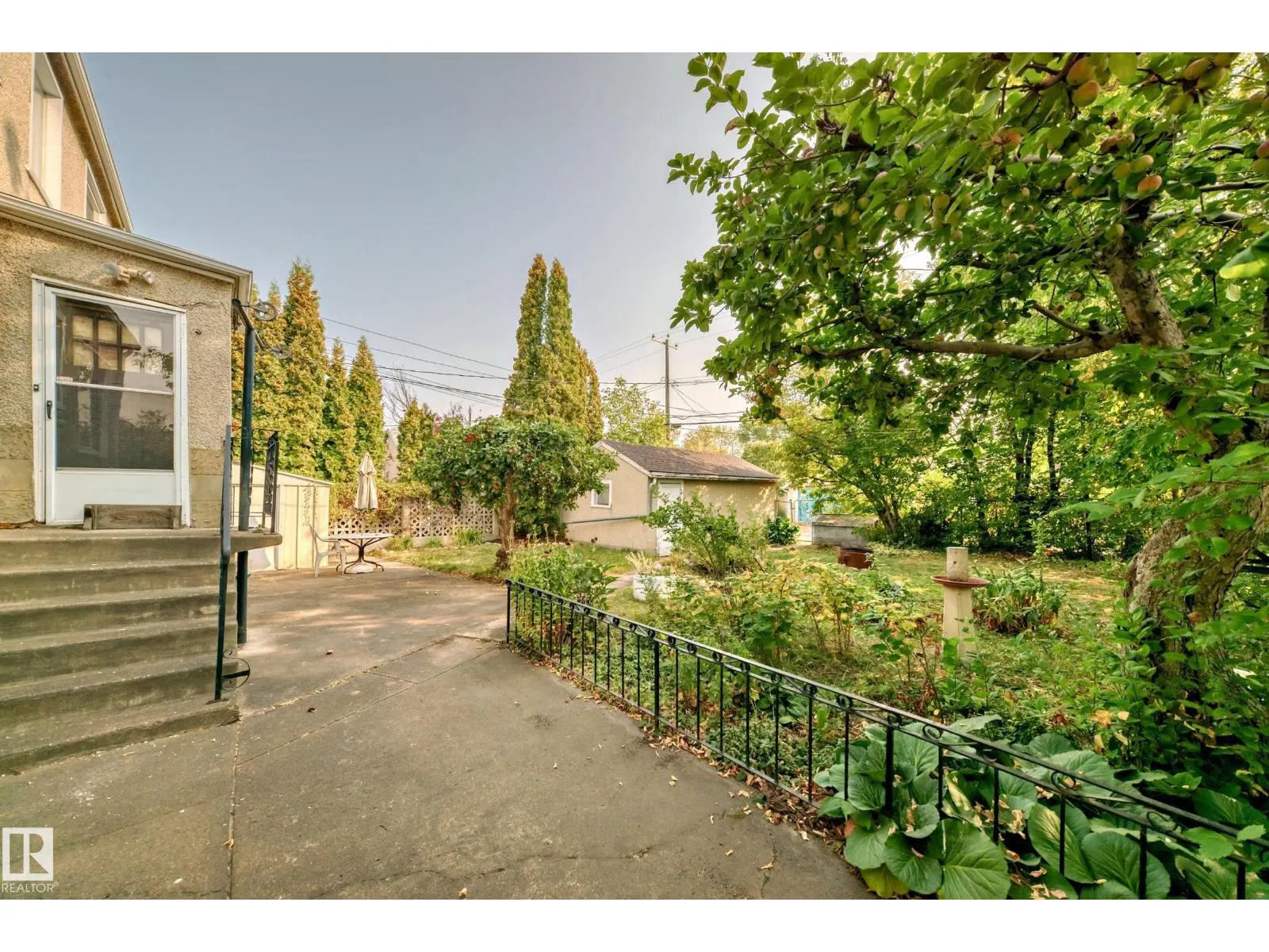11233 95 ST NW