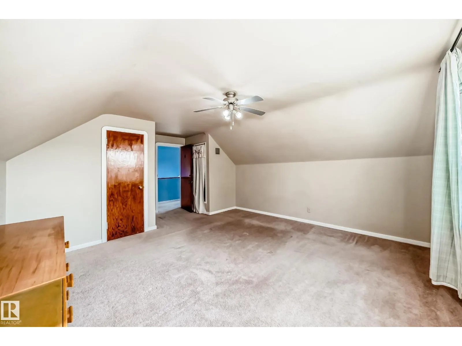 11233 95 ST NW