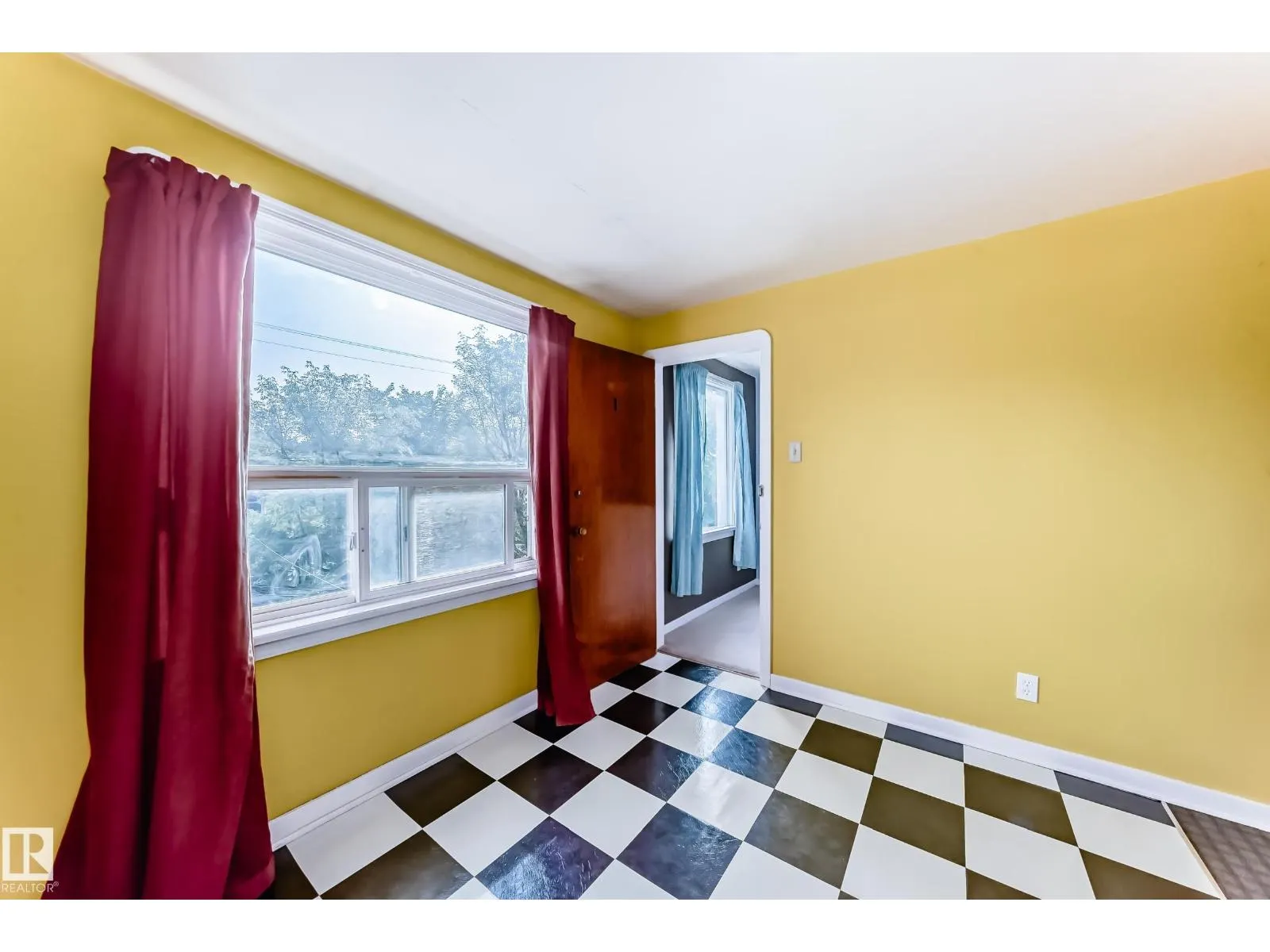 11233 95 ST NW