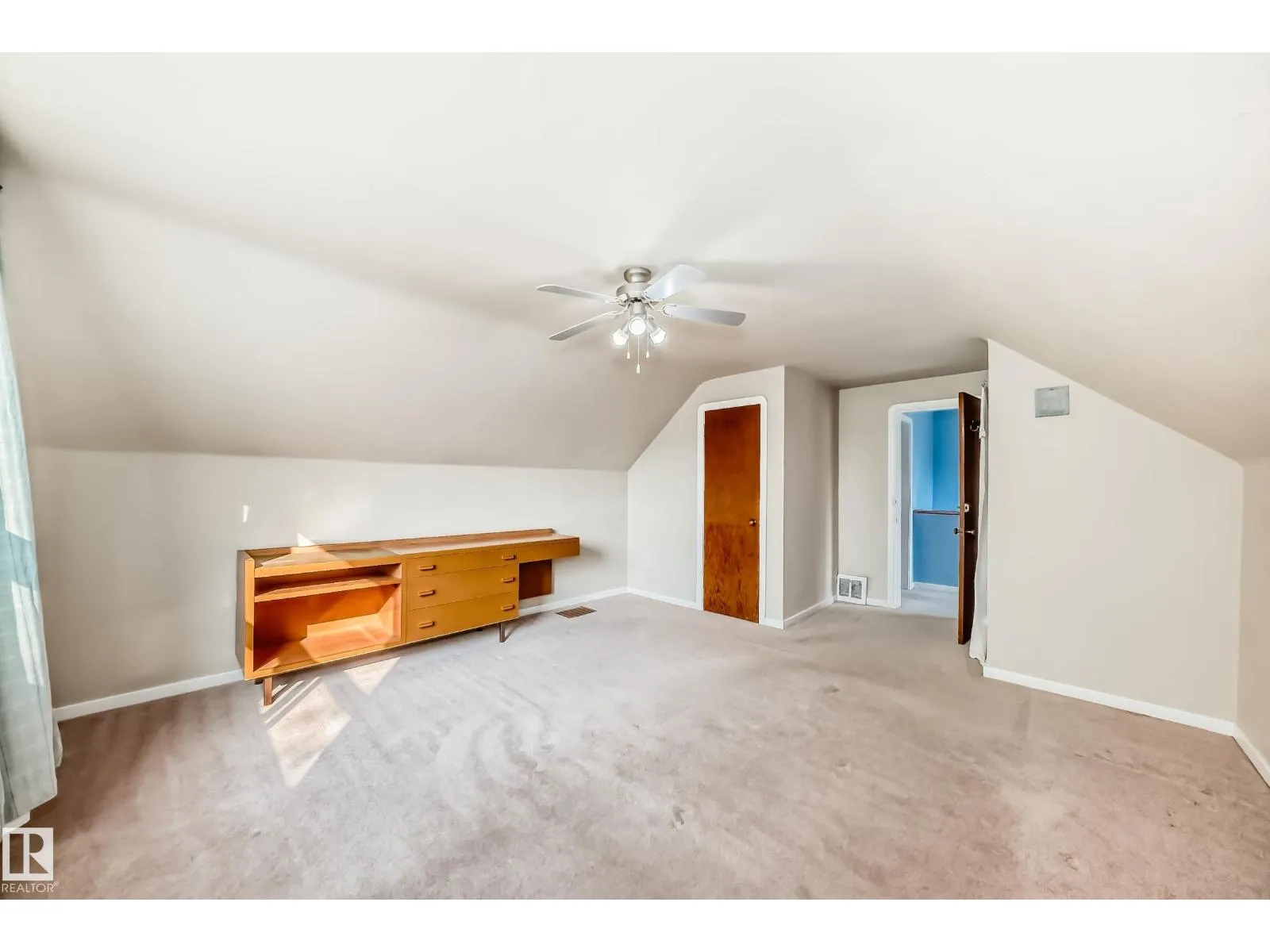 11233 95 ST NW