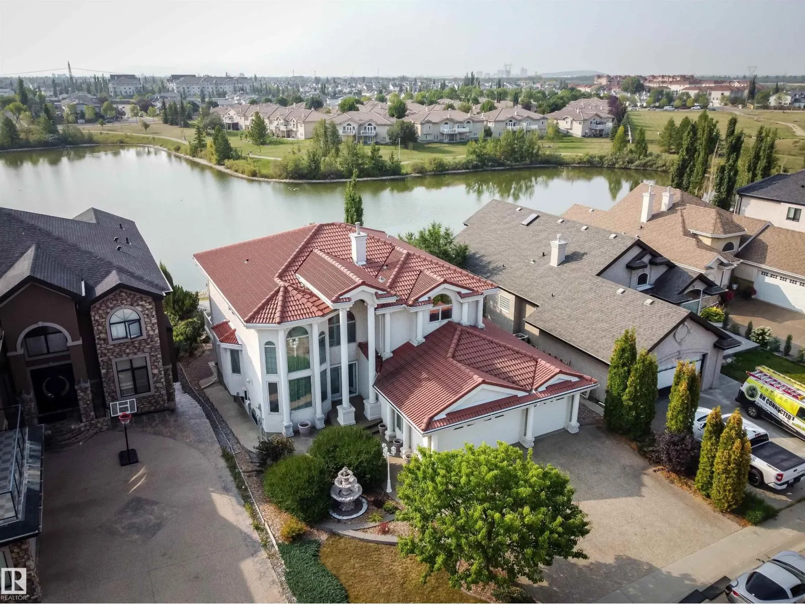 13527 158 AV NW