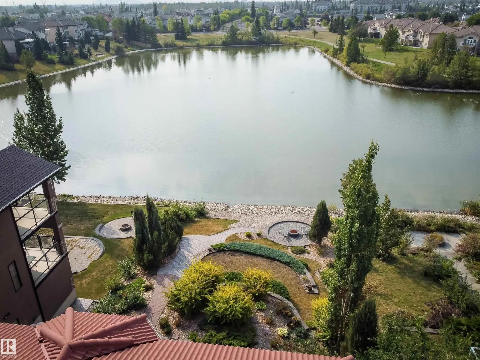 13527 158 AV NW