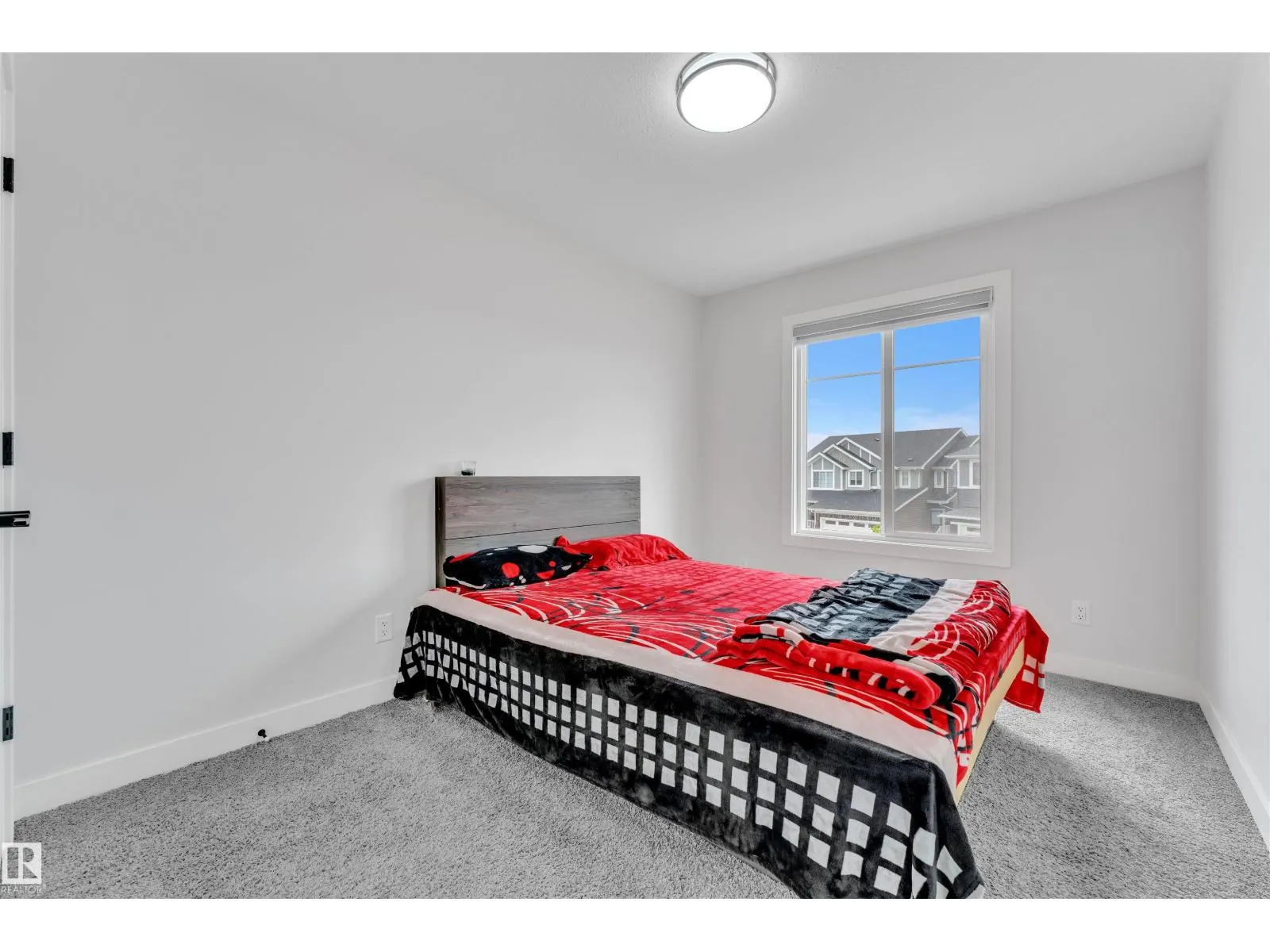 16236 31 AV SW