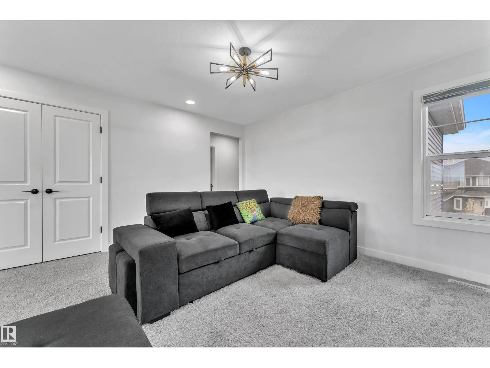 16236 31 AV SW