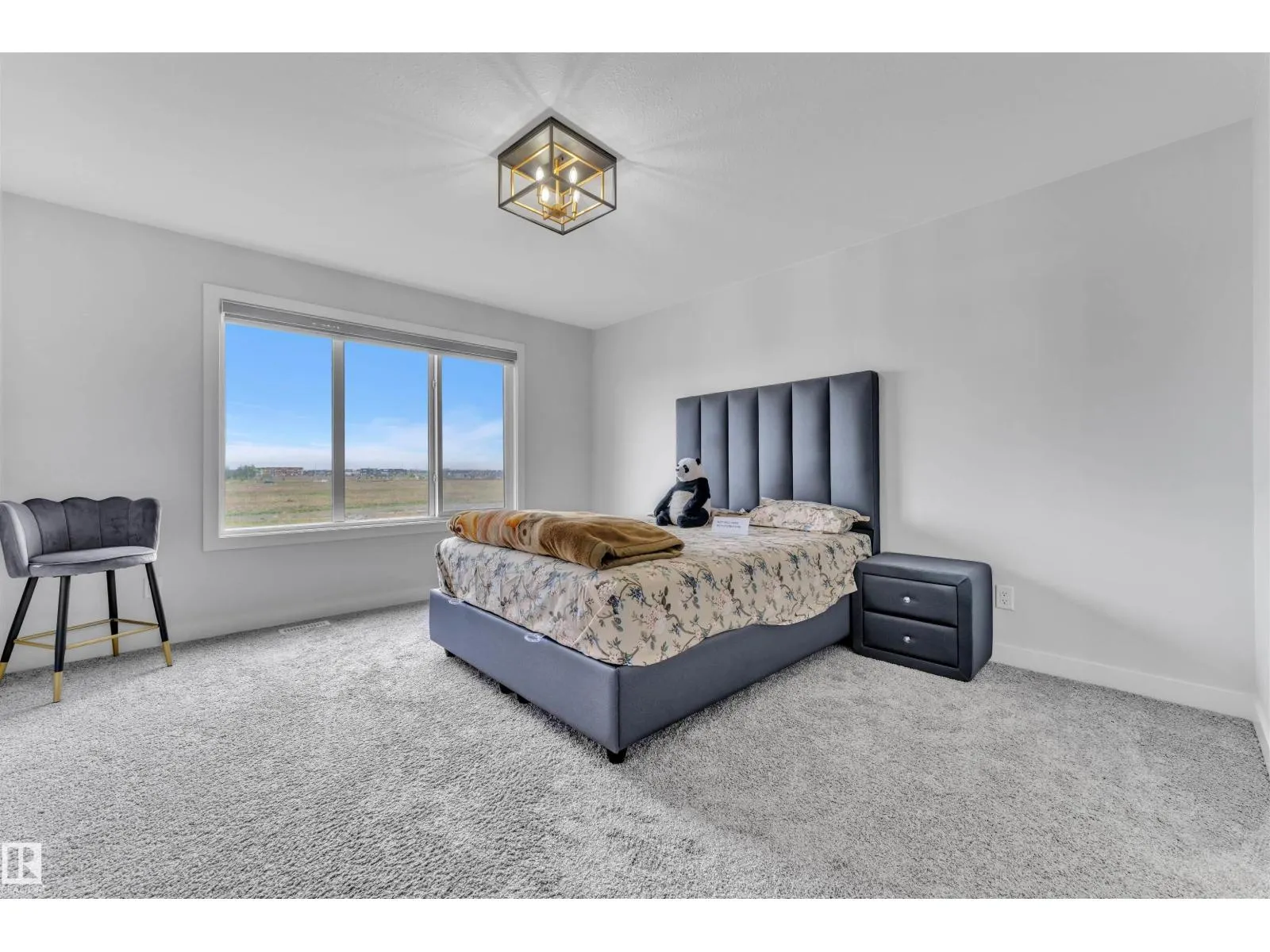 16236 31 AV SW