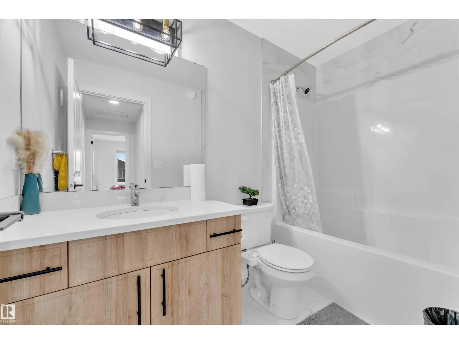 16236 31 AV SW