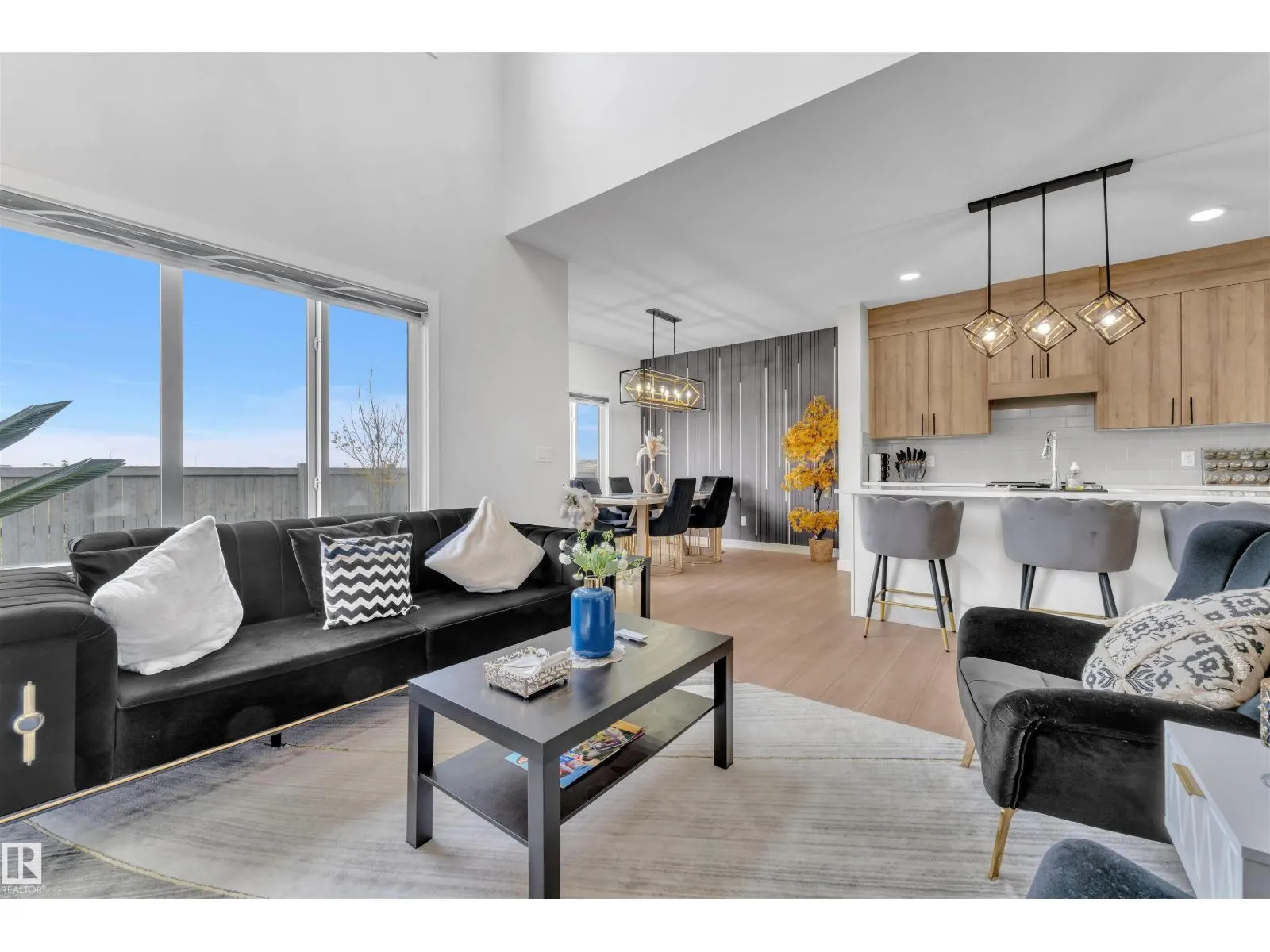 16236 31 AV SW