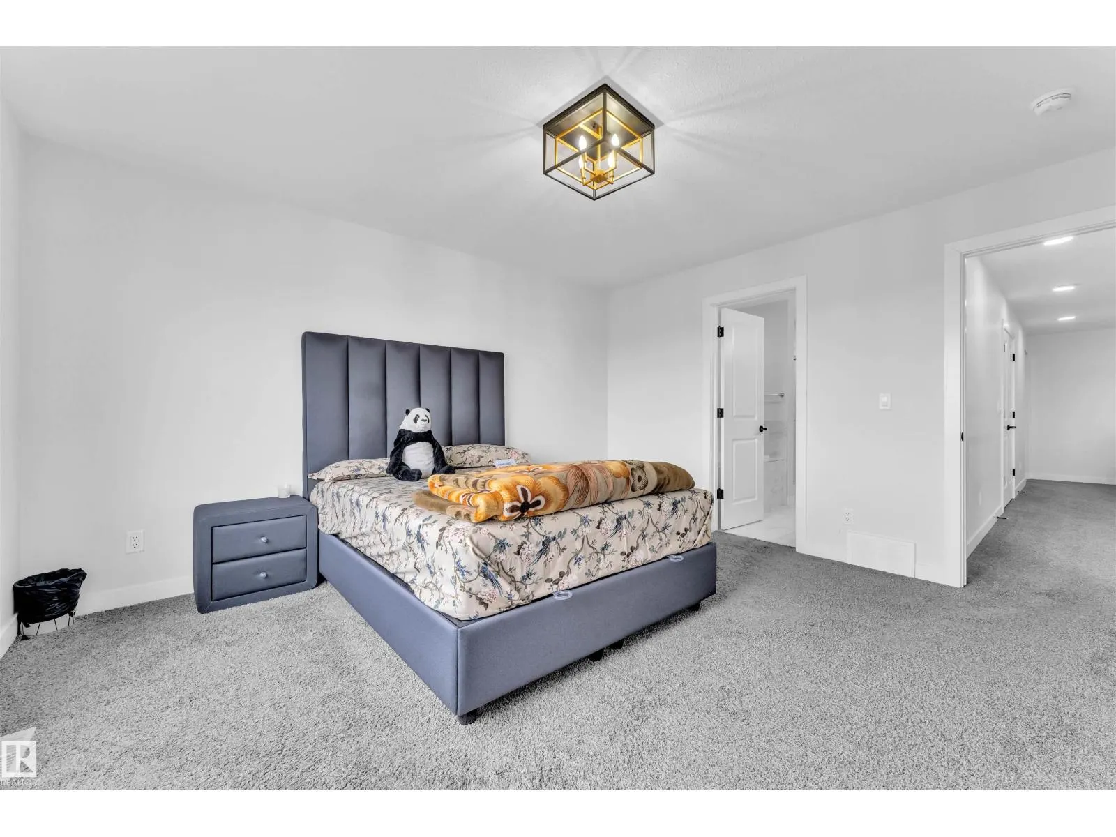 16236 31 AV SW