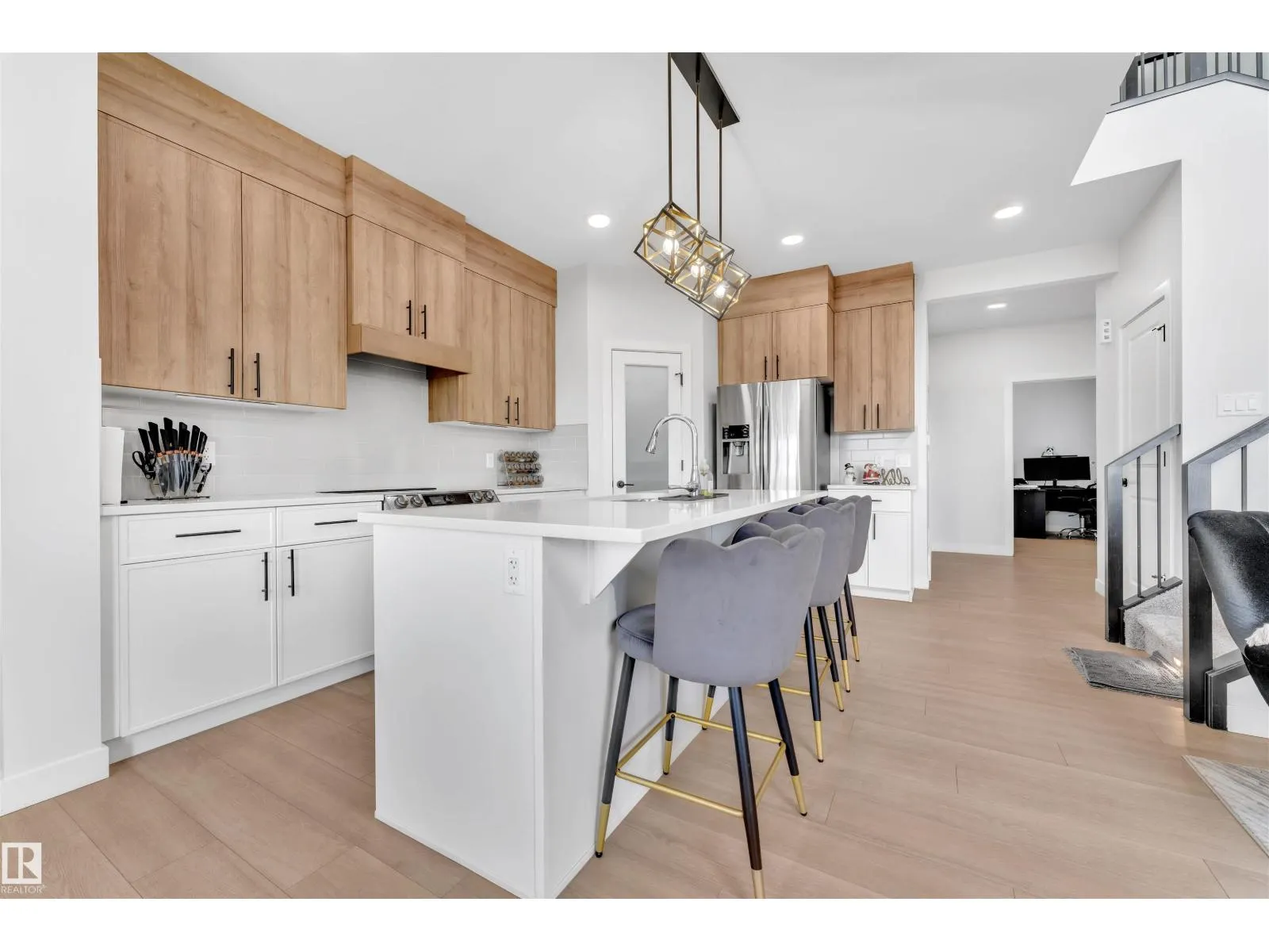 16236 31 AV SW