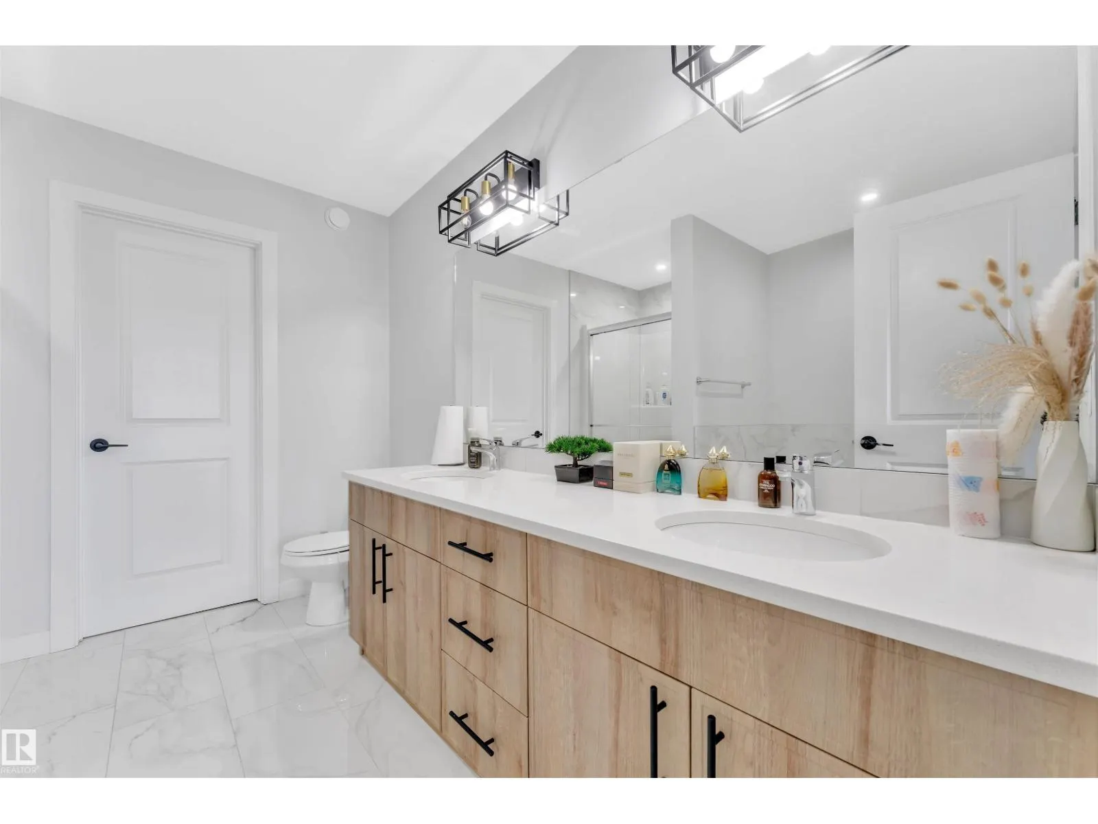 16236 31 AV SW