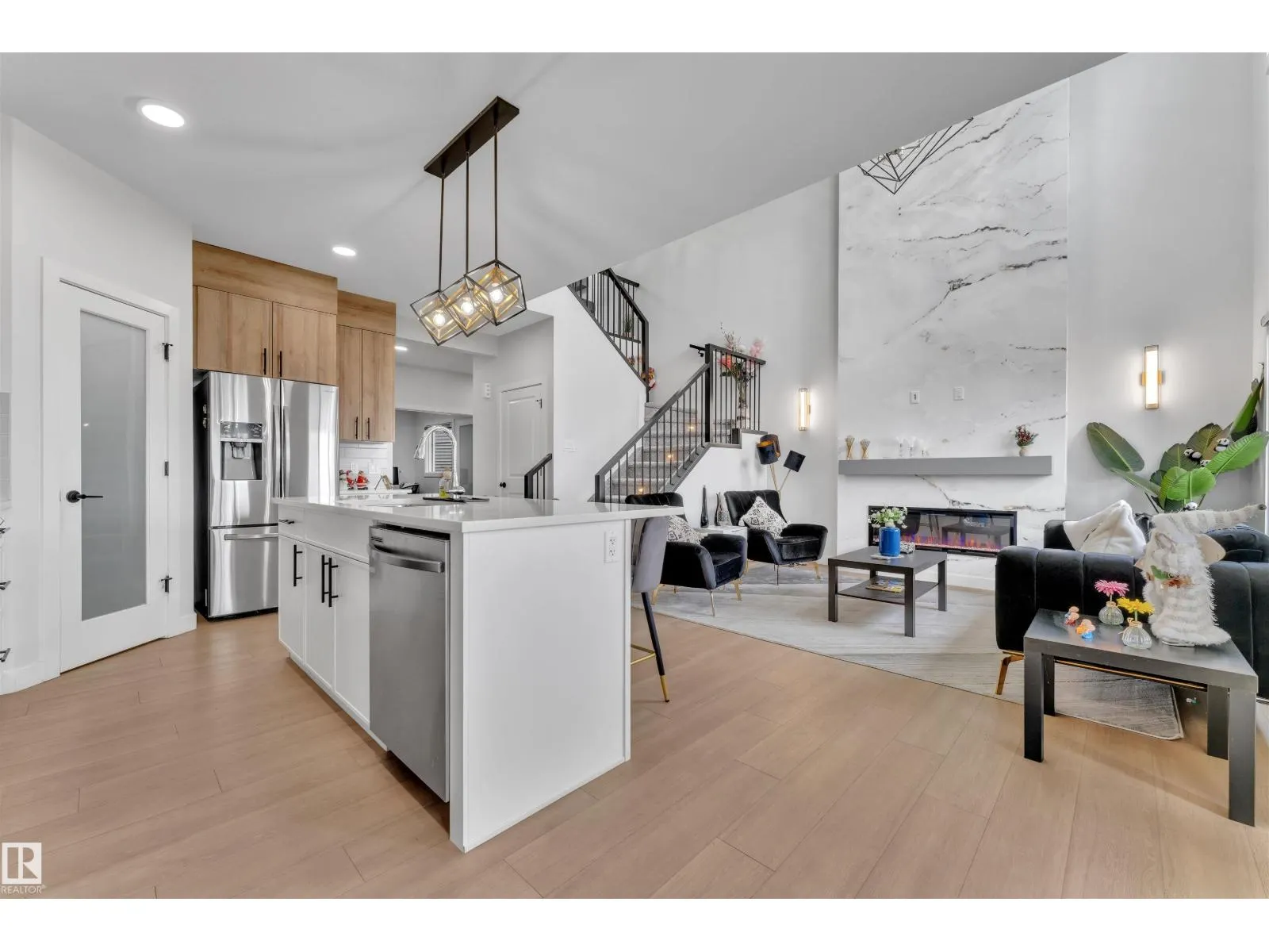 16236 31 AV SW
