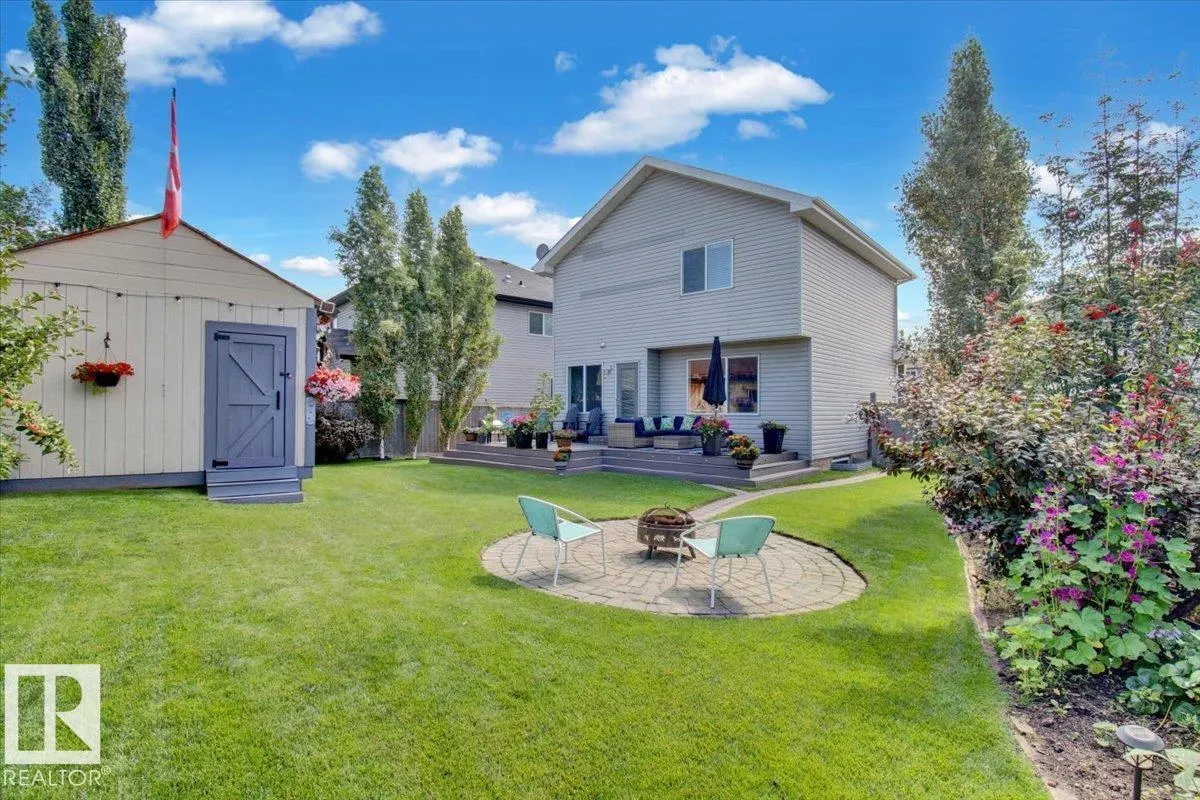 3372 25 AV NW