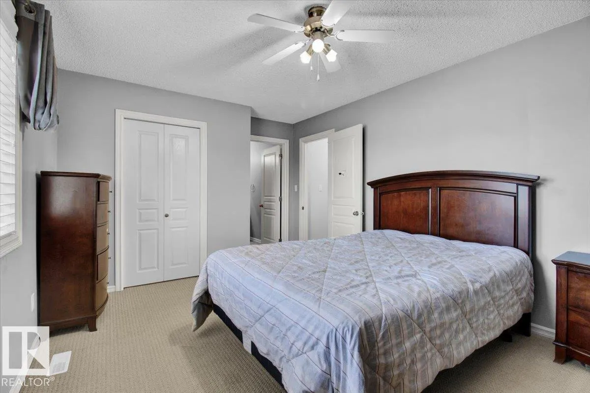3372 25 AV NW