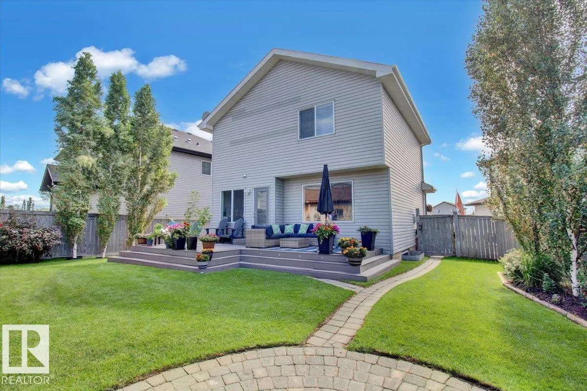 3372 25 AV NW
