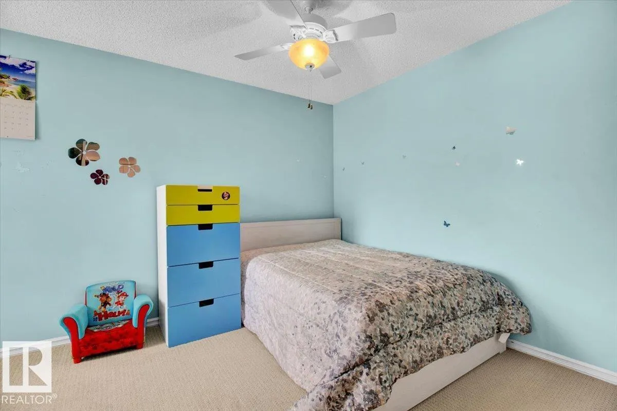3372 25 AV NW