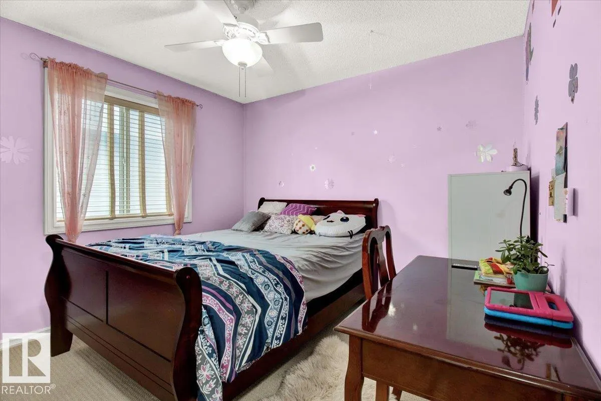 3372 25 AV NW