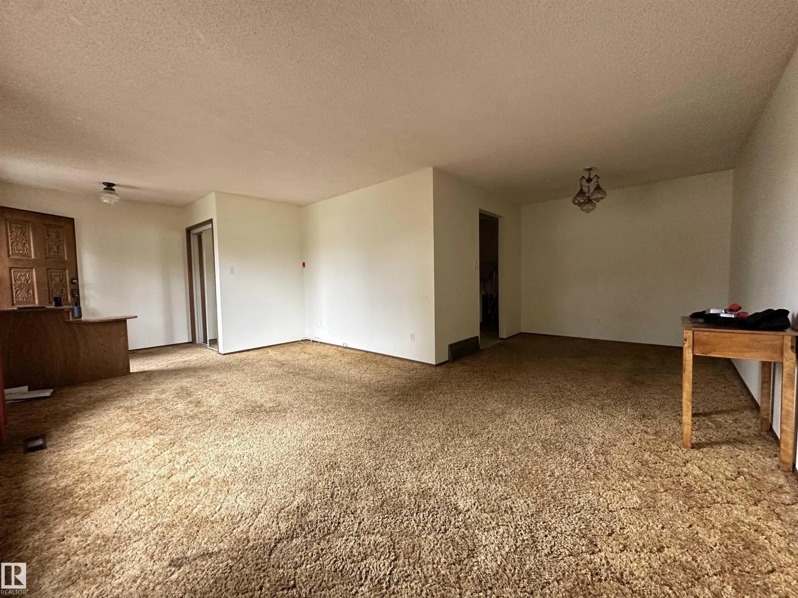 8515 86 AV NW